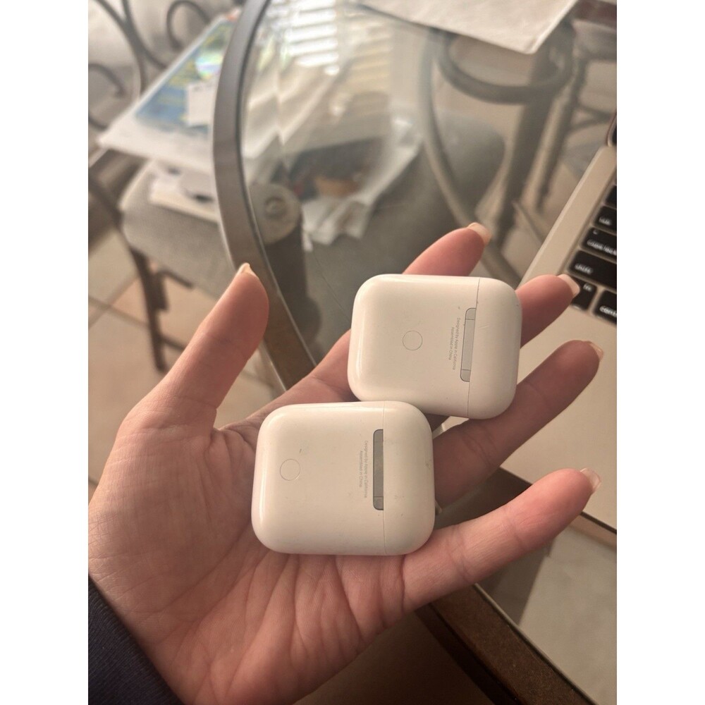 Lot Of Airpods 1 Airpod In Each And Case